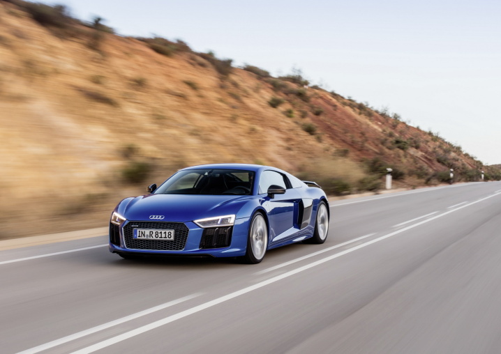 2015-AudiR8V10Plus-21