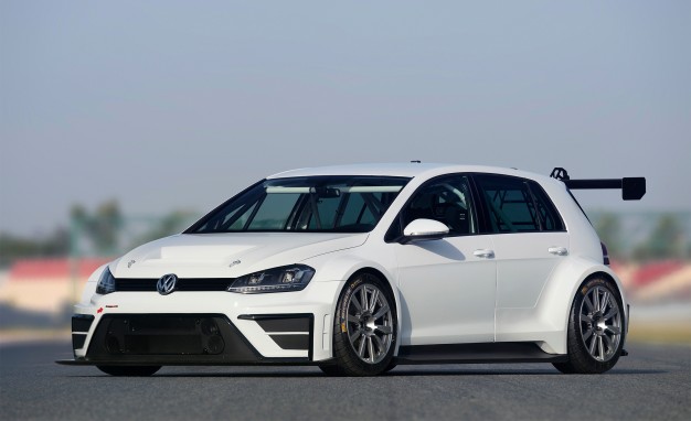 2016-Volkswagen-Golf-TCR-03-626x382